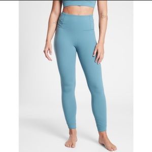 Athleta Elation Pirouette 7/8 Tight leggings Size:Medium high waisted